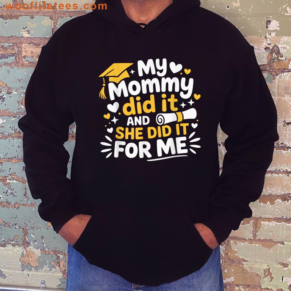 Mom Graduation Pride T-shirt