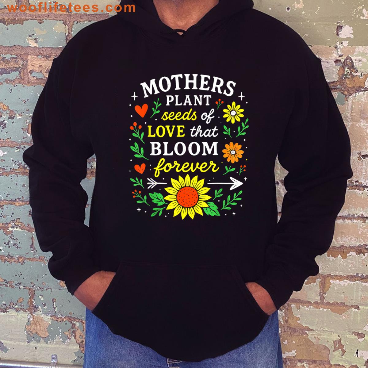 Retro Floral Happy Moms T-shirt