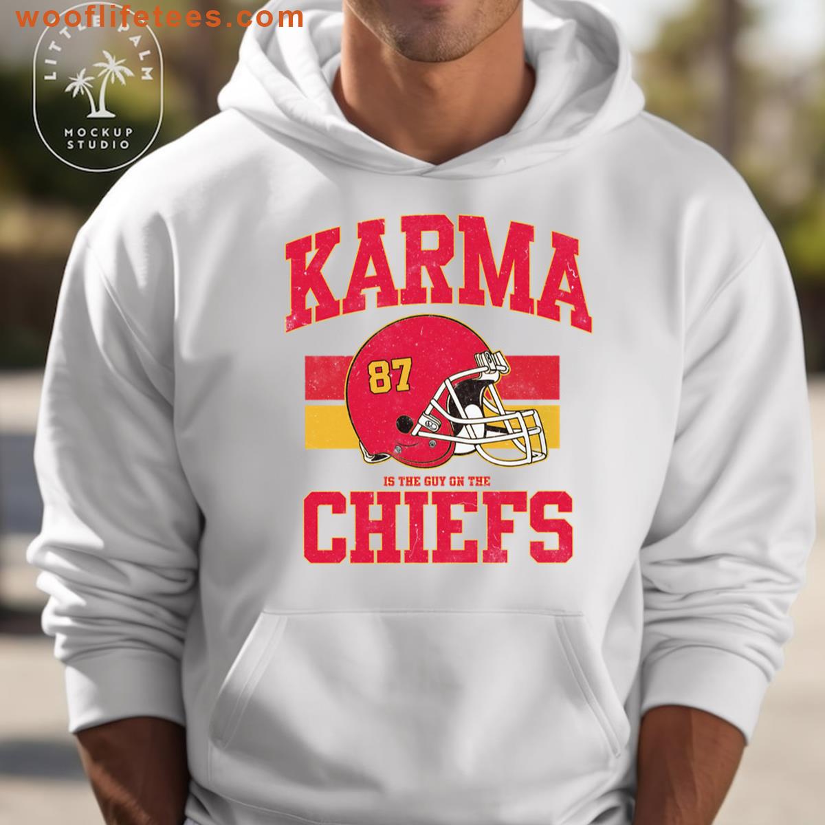 Karma Is The Guy On The Chiefs Go Taylors Boyfriend T-shirt